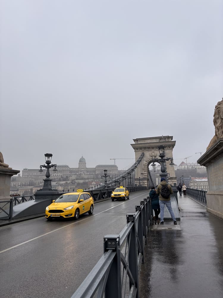 Ponte das Correntes - Budapeste
